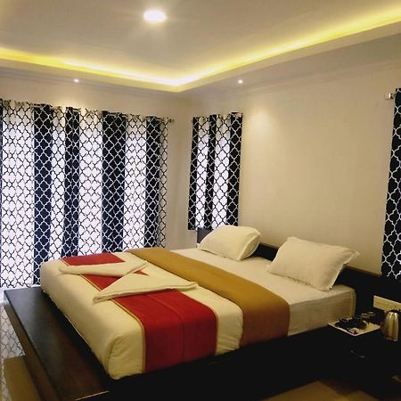 Runs Residency Hotel Ooty Exterior photo
